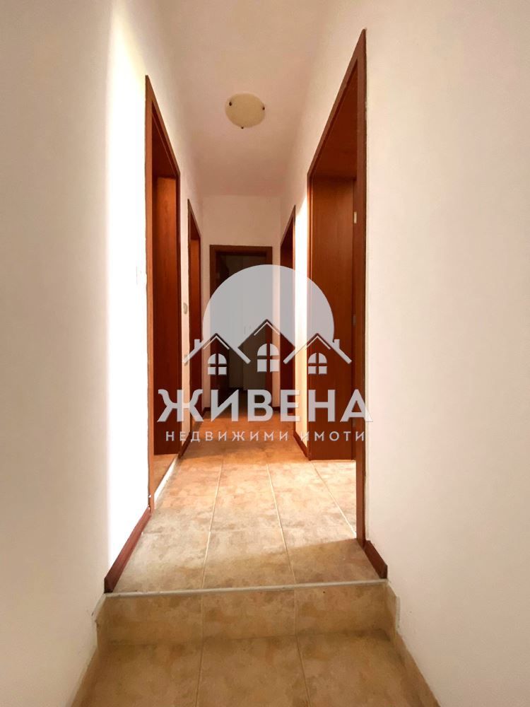 Продавам 3-стаен мезонет с ГАРАЖ в с.Божурец, площ 189 кв.м