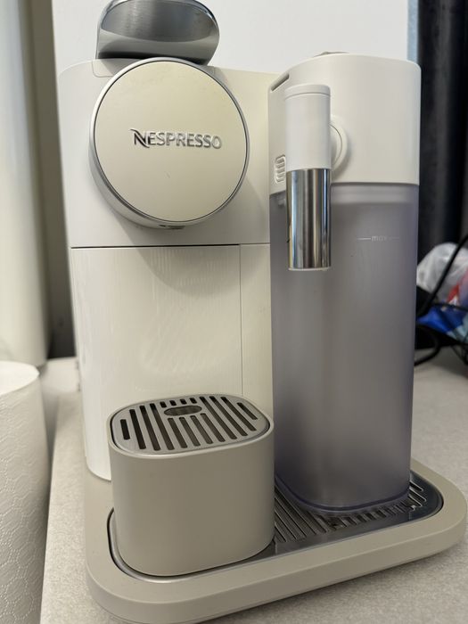 Espressor Gran Latissima alb