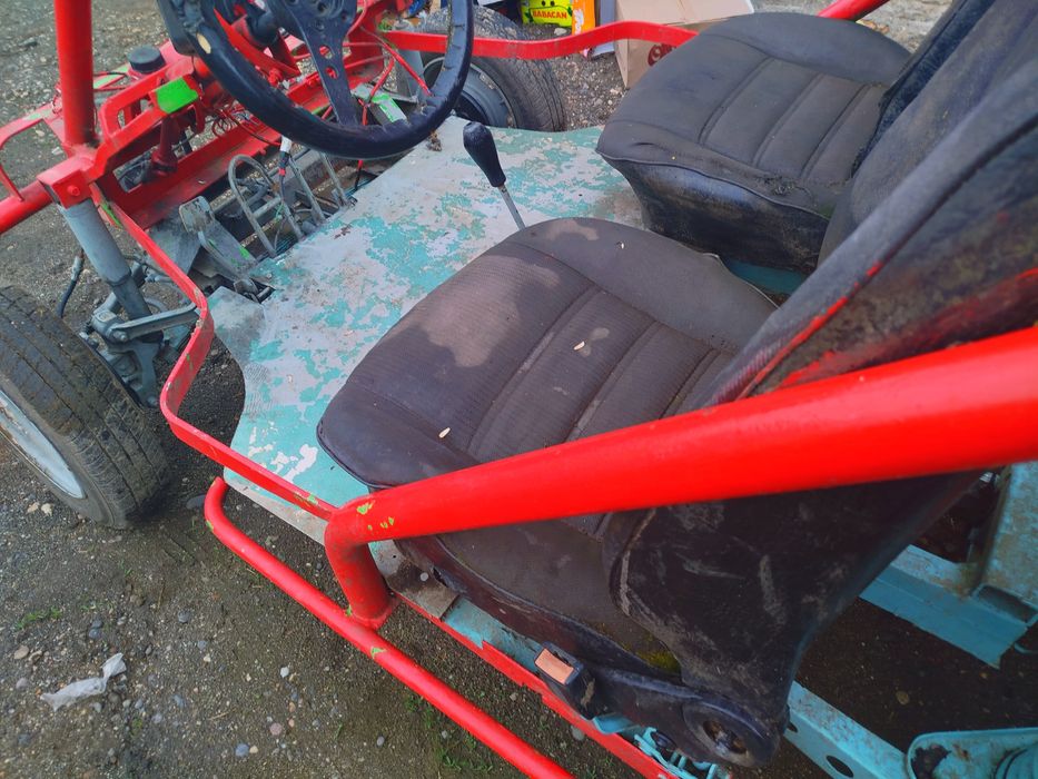 Vând buggy defect sau schimb