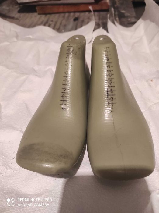 Продавам чисто нови калъпи за обувки