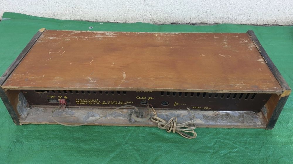 Vând Radio vechi Inter model RST 6-78 made Romania