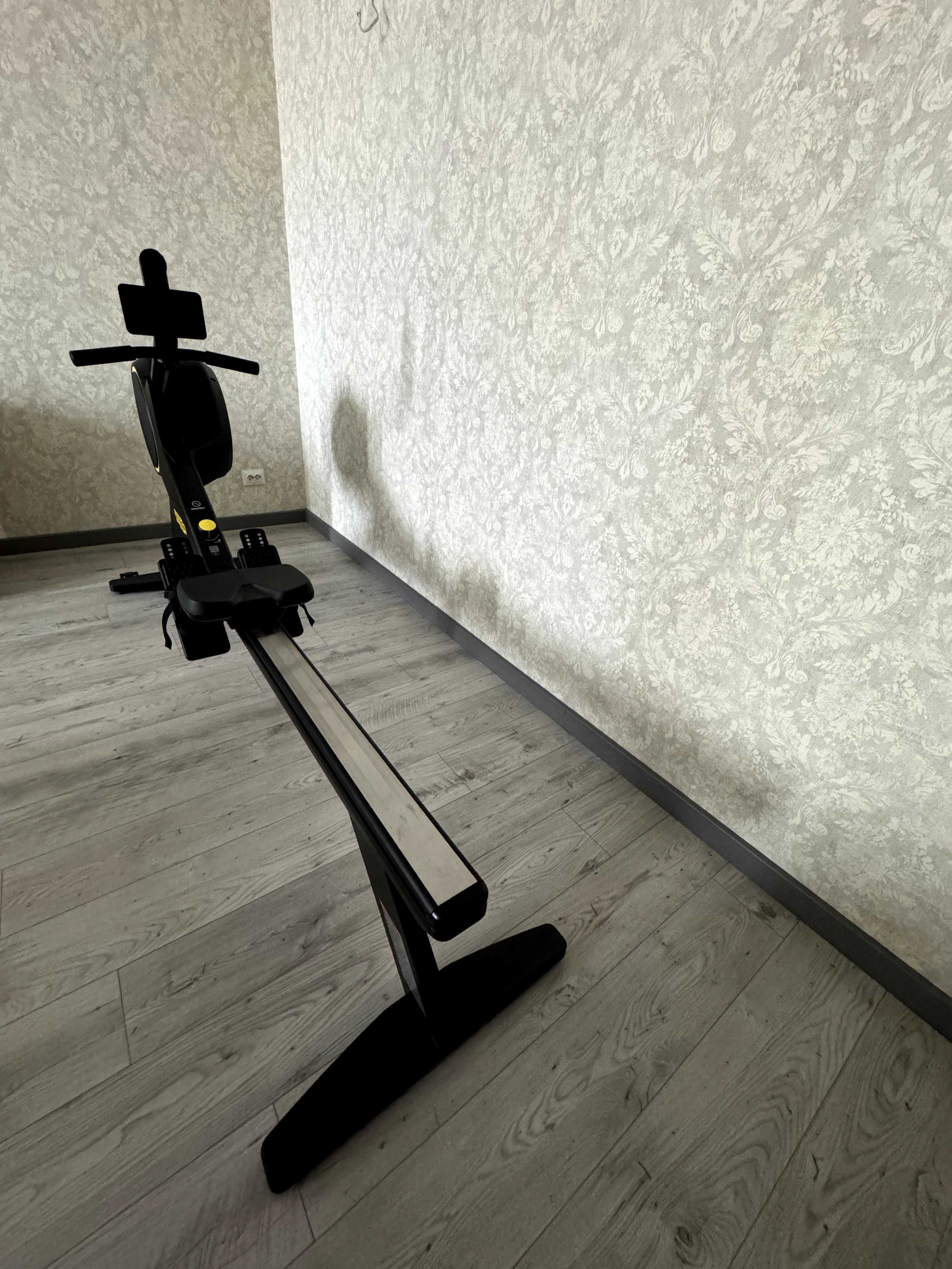 Гребной тренажёр Technogym