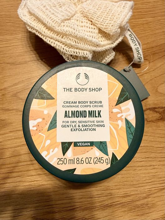 The Body Shop Body Scrab ALMOND 250 ml