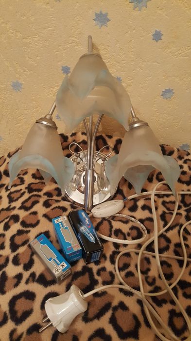 Светильник на стену бра