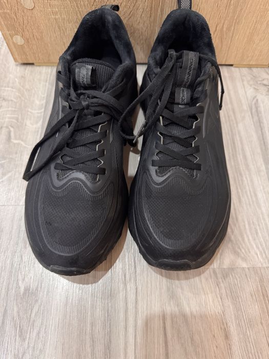 Кроссовки на флисе. 43 размер