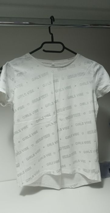 Детски тениски. Разноцветни и без никакви забележки.