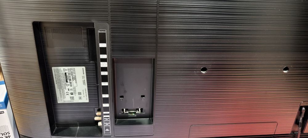 Televizor Samsung QLED 4k UHD 123cm
GLED
Televizor QLED Samsung
QE49Q6