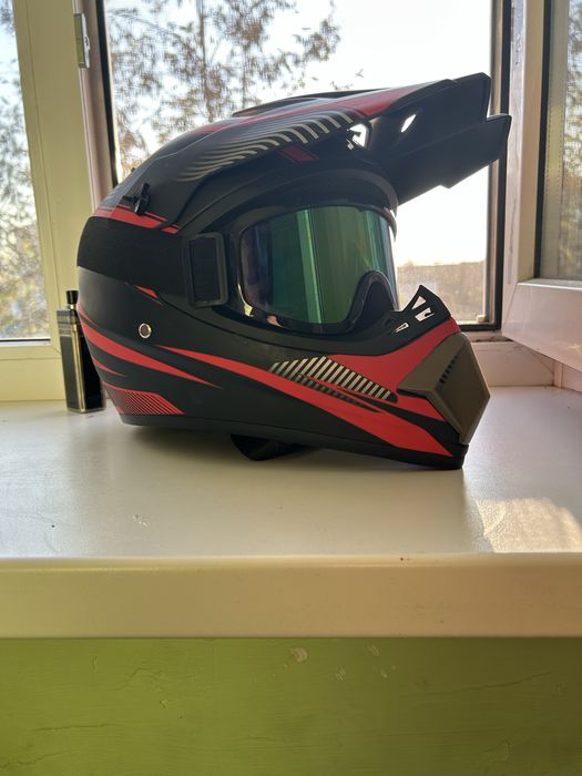 Продажа мото запчасти,шлем