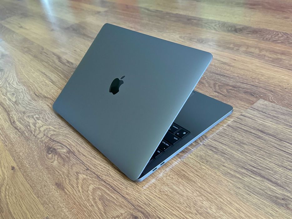 13.3' Apple MacBook Pro M2 2022 Space Grey  8GB RAM/256GB SSD/Бат 100%