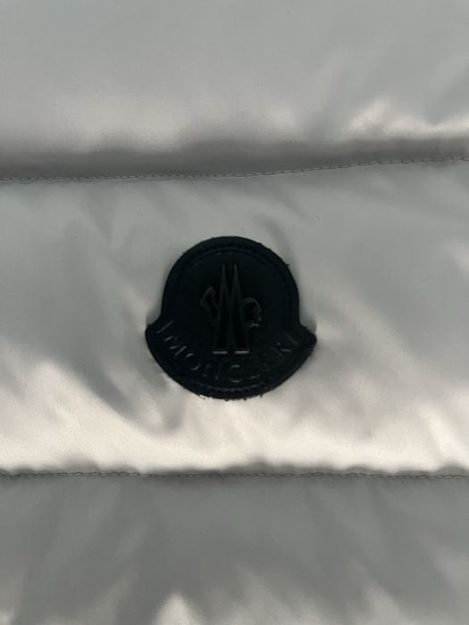 Moncler елек сив