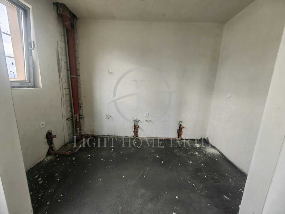 Продава се Тристаен апартамент в Пловдив, Остромила - 150 кв.м за 987 €/кв.м - Снимка #2