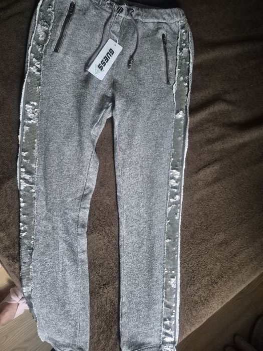 Pantaloni damă Guess