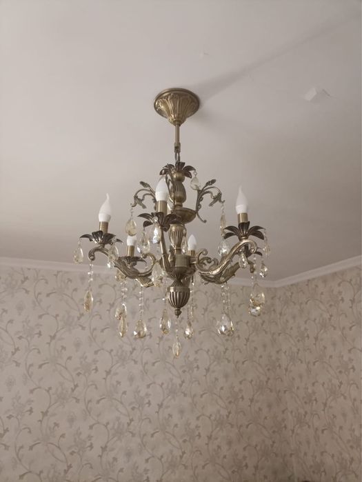 Продается 2 люстры