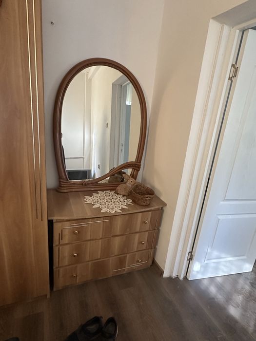 Set mobila dormitor, șifoner, noptiere, comoda,oglinda, saltea premial