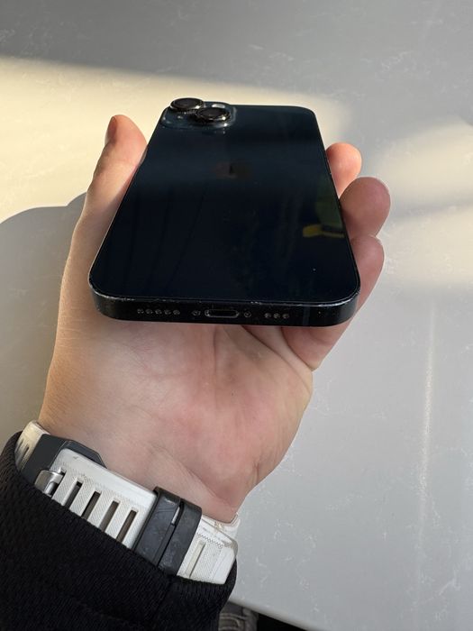 Продавам Iphone 14