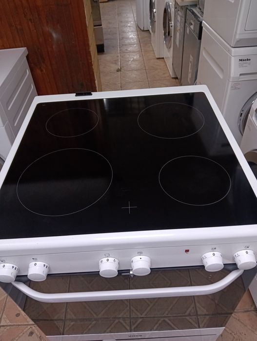 Свободно стояща печка с керамичен плот Voss с 2 години гаранция!