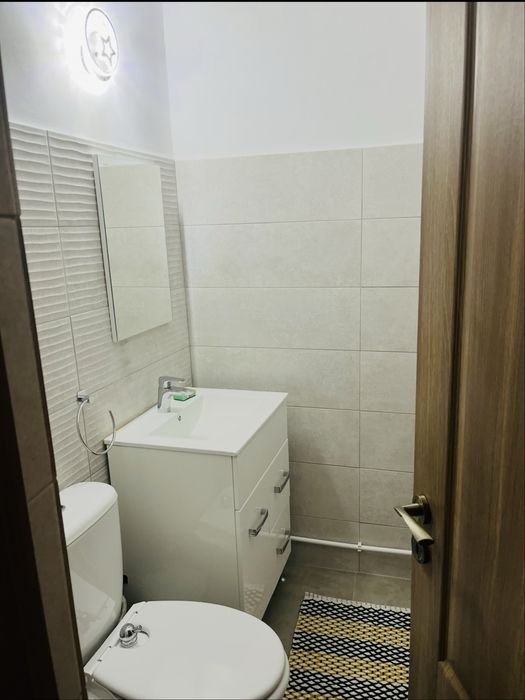 Apartament 3 camere zona intersectie Tg. Cucu cu Podu de Fier