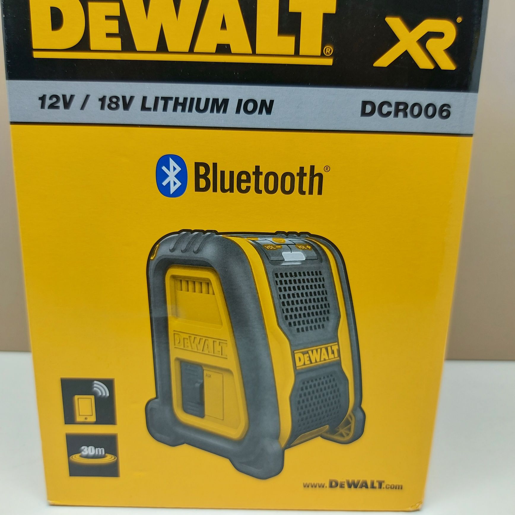 Нова блутут колонка DEWALT DCR006