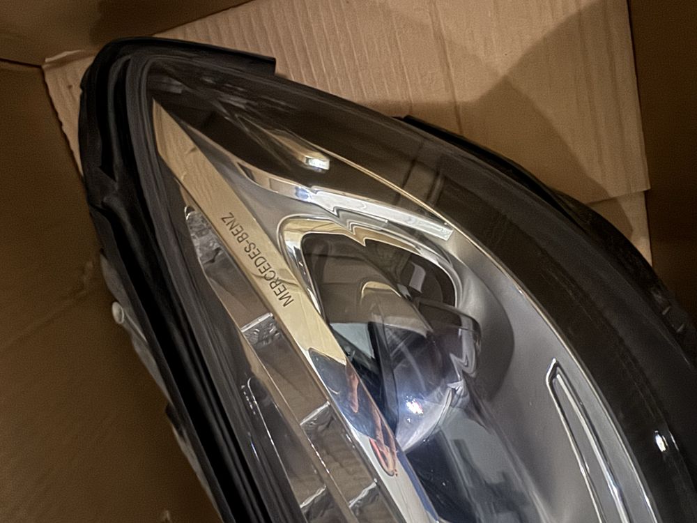 Комплект фарове w222 2015 (S63AMG) оборудвани с нощно виждане