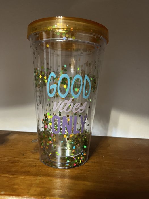 Vand pahar nefolosit