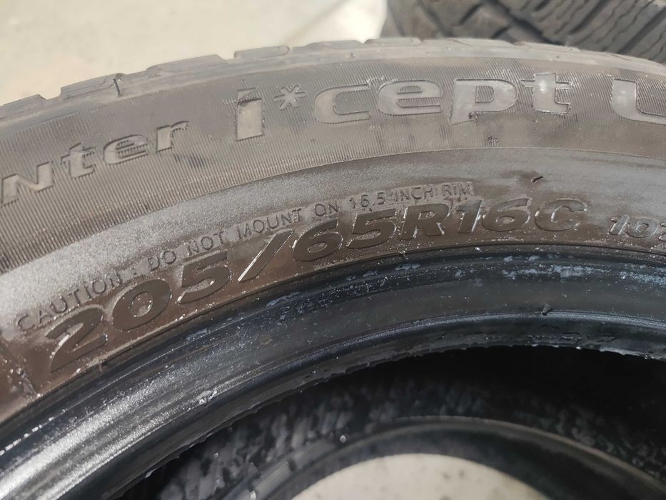 2бр.зимни гуми 205/65/16C Hankook