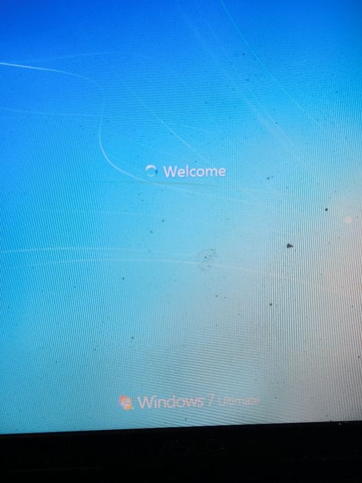 Продавам компютър ASUS X54C WINDOWS 7 ULTIMATE