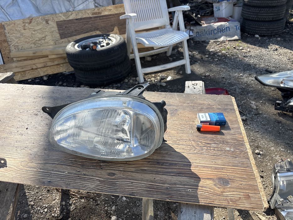 Десни Фарове за Опел Корса Б 1994- 1999г