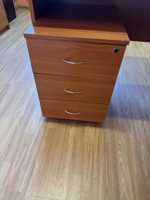 Офис мебели използвани