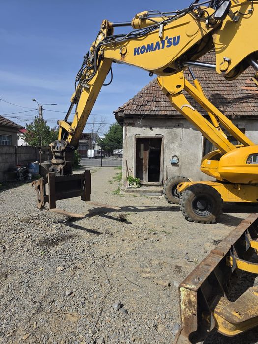 Excavator Komatsu 13.5 tone