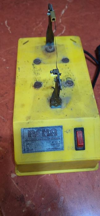 Aparat de tăiat plastic, polistiren