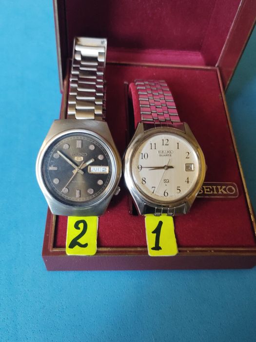Часовници Seiko guartz и Seiko-5 модел от 1970 година