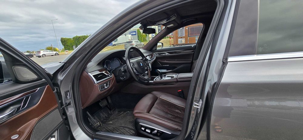 BMW Seria 7 Xdrive