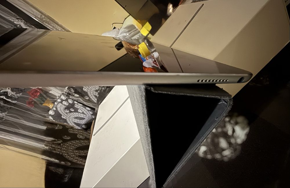 Ipad 12.9 pro model - A1584