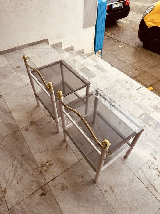 Две елегантни помощни масички / нощни шкафчета от 90-те