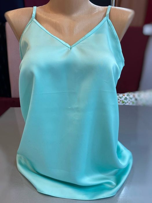 Атласный  топ  под пиджак.