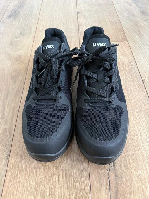 Nou Uvex 42 S1 ESD bocanci bombeu 2025