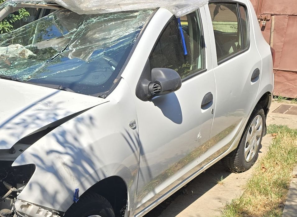 Usa stanga fata usa stanga spate dacia sandero 2017 alb