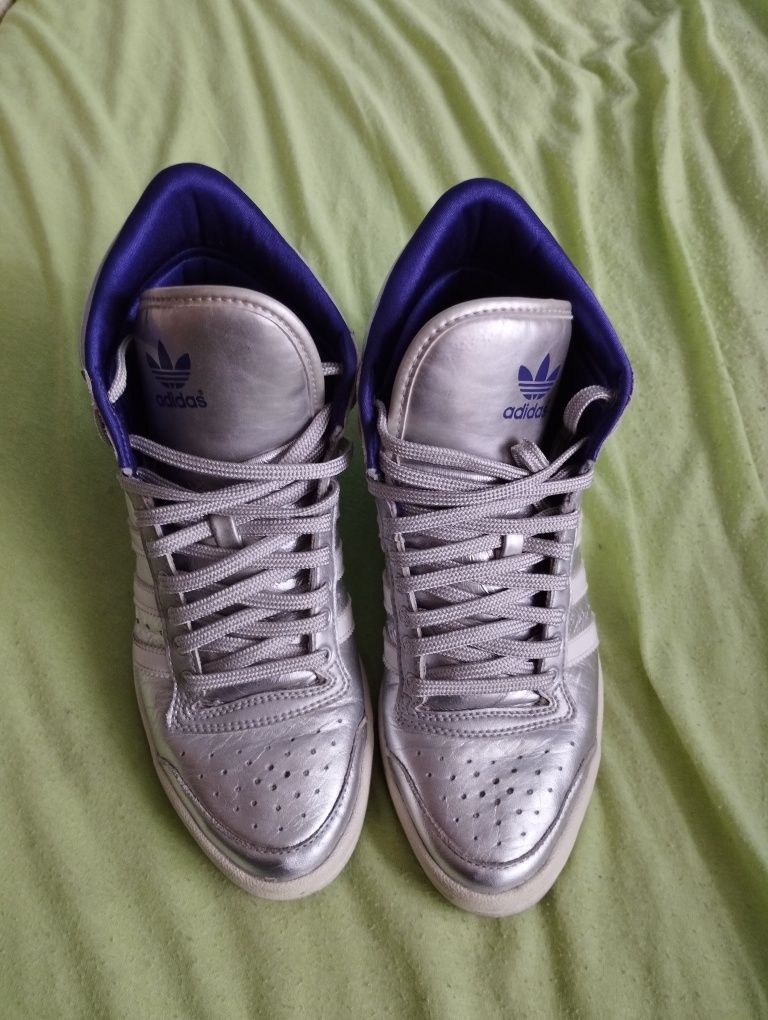 Дамски маратонки на Adidas