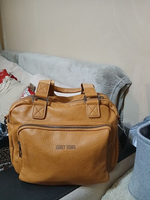 Чисто нови дамски чанти