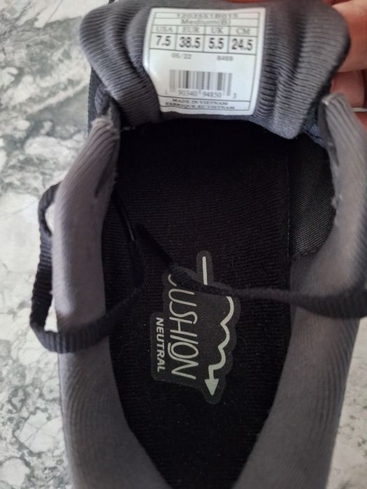 Brooks Gore _Tex номер 38.5