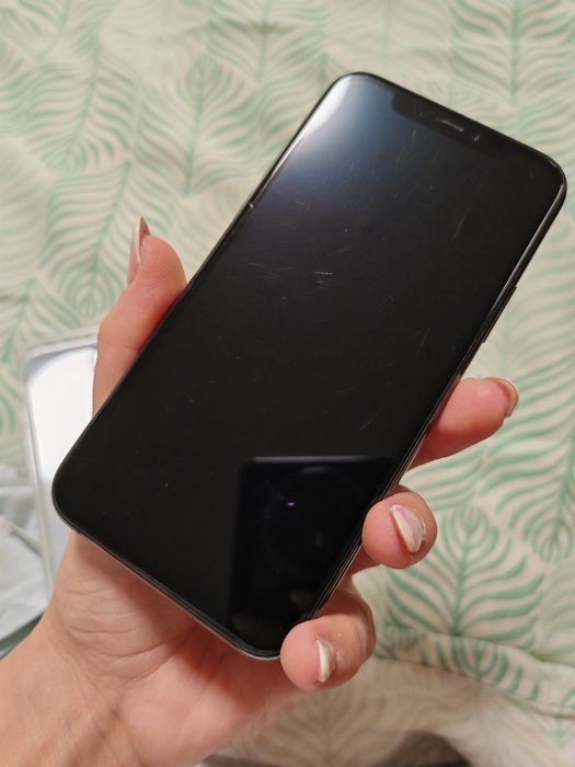 Vând iPhone 11 pro de 64GB