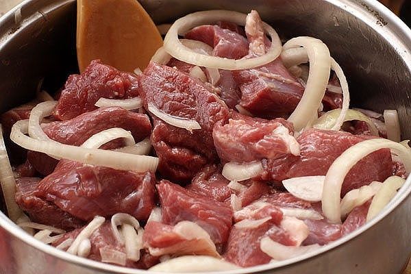 Маринованное мясо для шашлыка