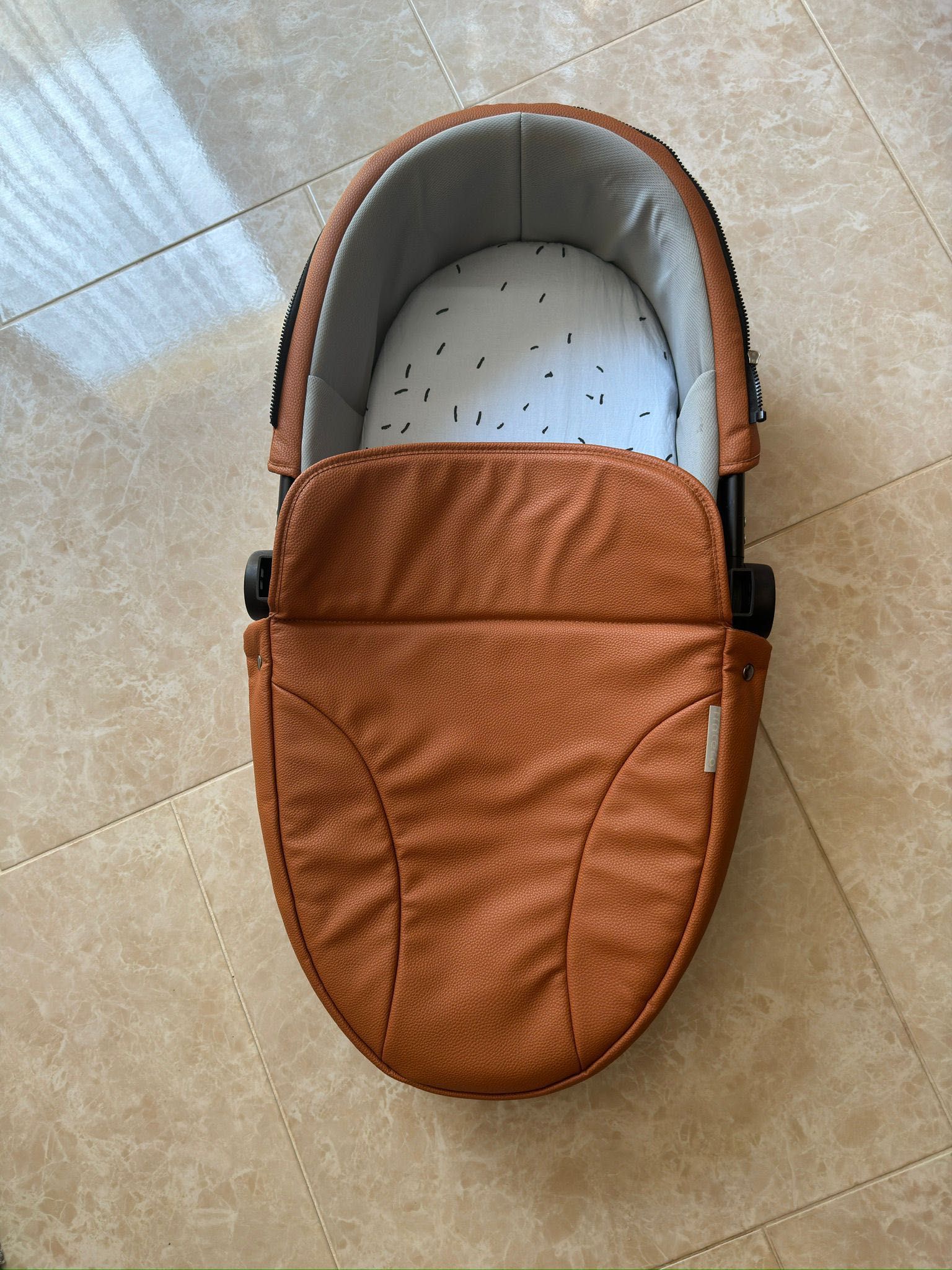 Бебешка количка 2в1 от еко кожа Fintera Deluxe