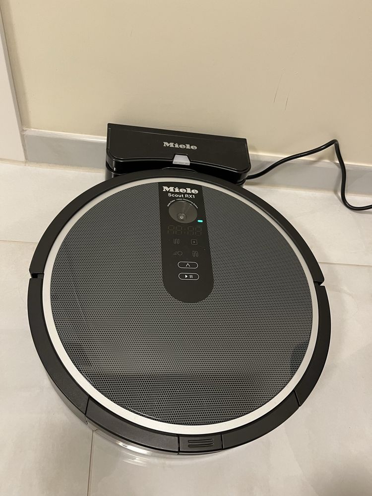 Робот Miele Scout RX1