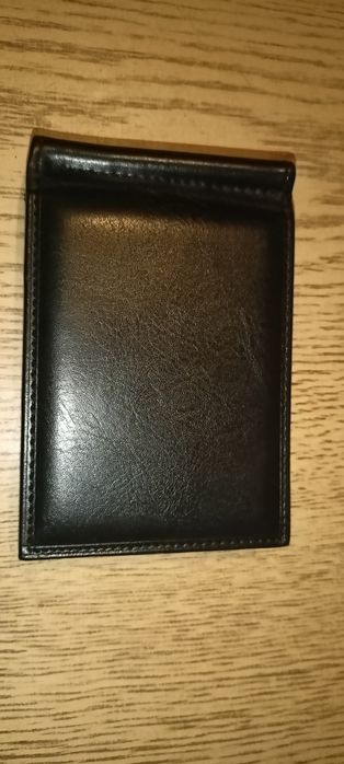 Портфейл с щипка