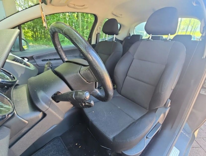 Peugeot 207 1.6 VTi Look - 88 kW / 120 CP - An 2009