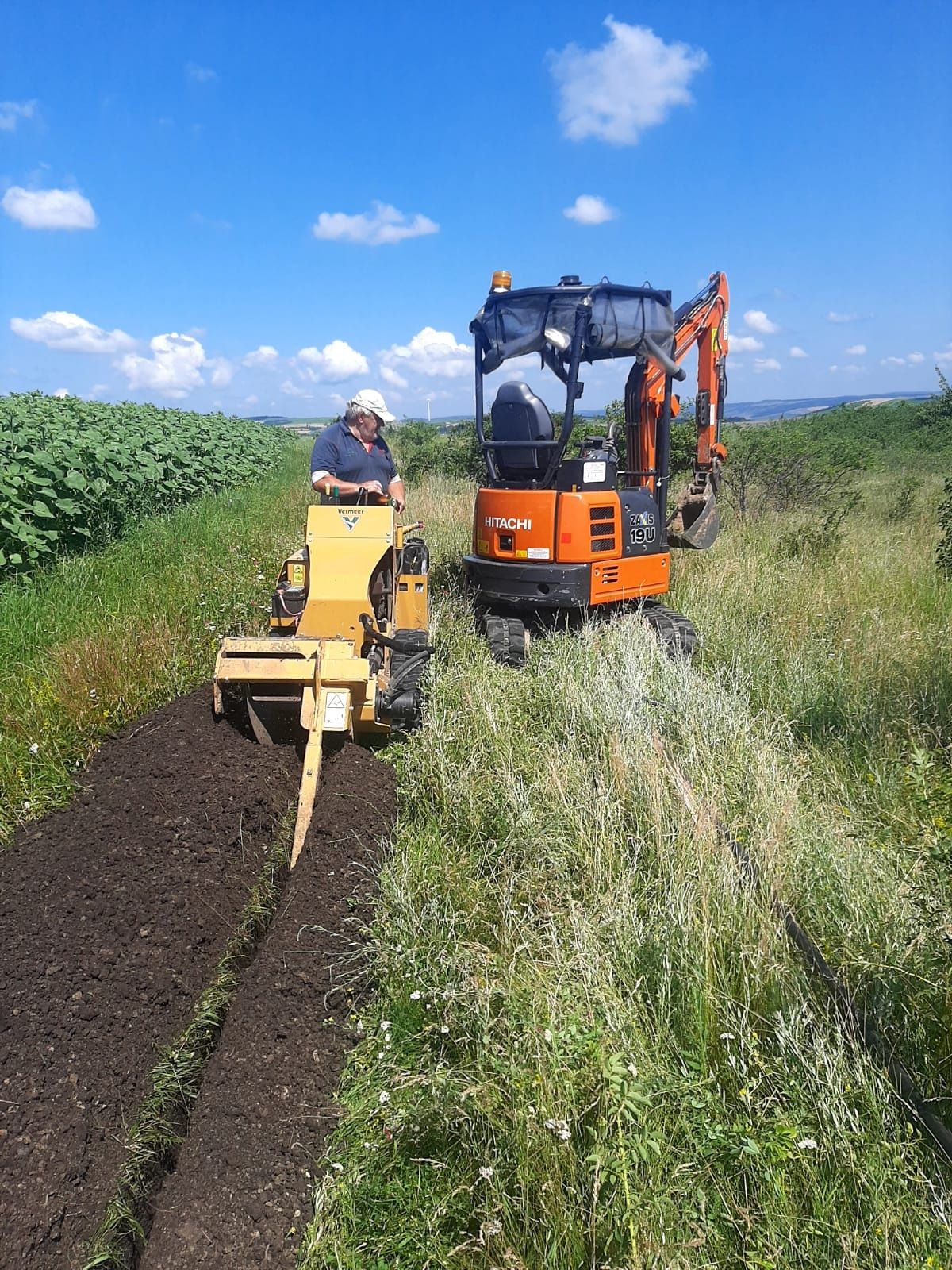 Miniexcavator de inchiriat