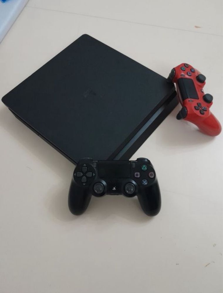 Play station 4 slim