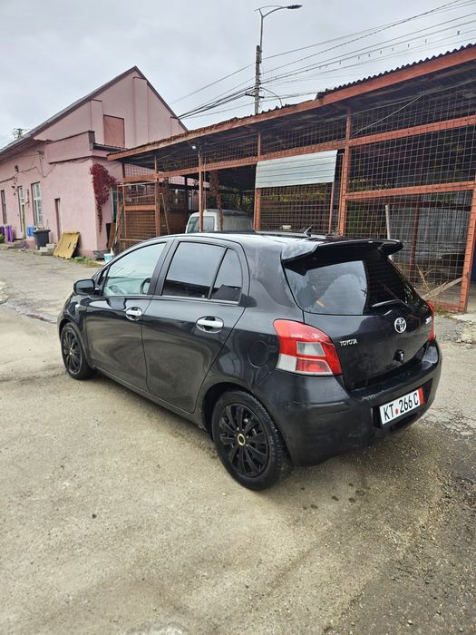 Toyota Yaris 2010 1.3 benzina