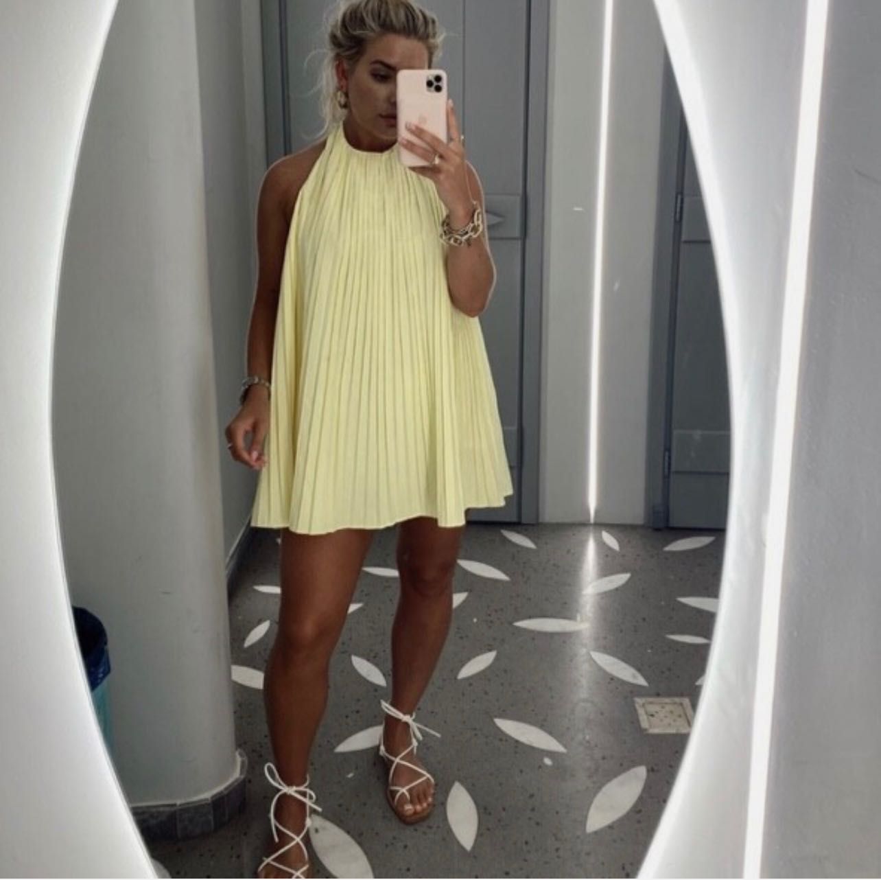 ZARA уникална рокля с гол гръб